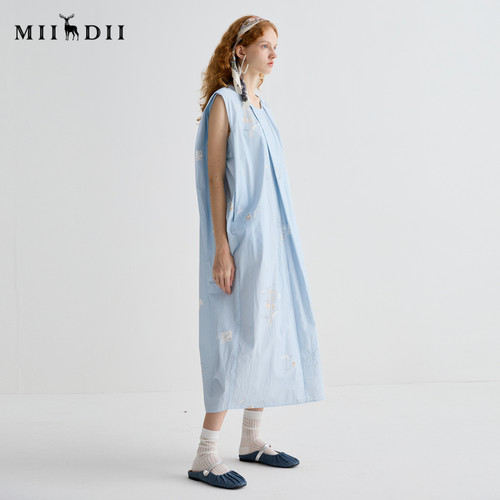 谜底连衣裙无袖女2025夏新品气质度假印花宽松H型中长裙252ML0609 - 图0