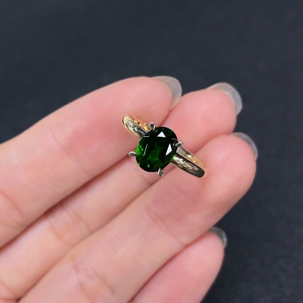 14K gold inlaid diopside ring 2 grams inner diameter 16.5MM