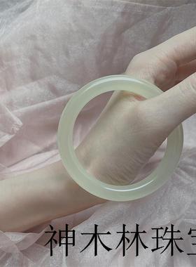 和田玉青海料青白玉镯子冰种晴水底美人条圆条玉石手镯女款高级感