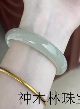 新疆高端冰种青白玉手镯女款正圈宽版羊脂白玉百搭和田玉晴水镯子