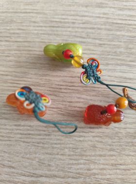 中东蜜蜡大象雕刻手机坠手机链吊坠绿雪山和藕荷粉晶蜡