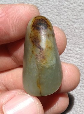 和田玉老气秋梨皮籽料原石吊坠