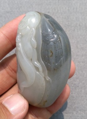 新疆和田玉三色青花籽料关公吊坠