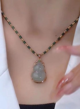 香港代购和田玉吊坠女葫芦吊坠项链新款明星镀金镶玉玉坠衣服配饰