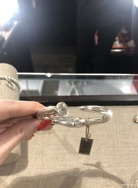 欧洲unode50钉子造型简约手镯