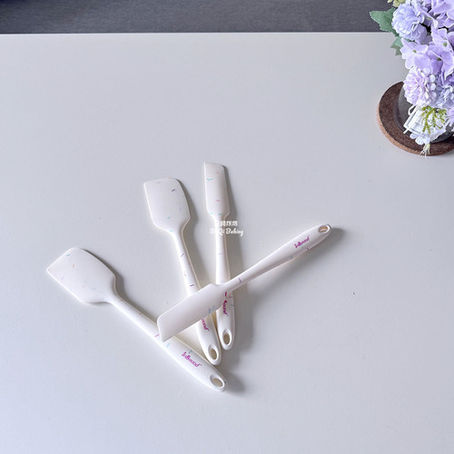 出加拿大 特价微瑕品一体式硅胶刮刀蛋糕刮板奶油抹刀烘焙工具 - 图0