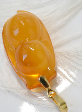 俄料 天然蜜蜡 925银 雕刻小豆子 吊坠 2.2g