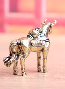 黄铜牛头马尾牛马背钱袋办公桌摆件复古实心老物件装饰工艺品摆件