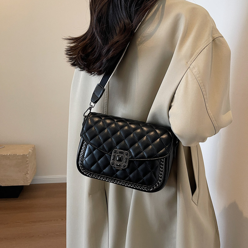 包包女式2025新款大容量百搭洋气宽带斜挎包高级感爆款菱格单肩包,淘宝优惠券,粉丝福利购,淘宝优惠卷