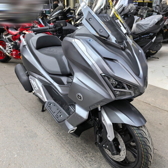 Lingchen 009 motorcycle 250 water-cooled scooter