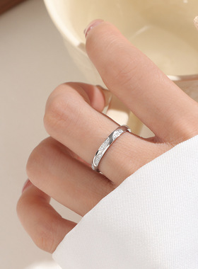 英国 【设计师】Cookie Kiss不规则镶钻18K金戒指男女对戒食指戒