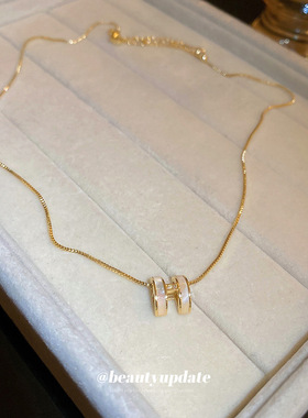 真金电镀贝壳锆石字母项链女韩国高级感轻奢锁骨链项坠项饰批女