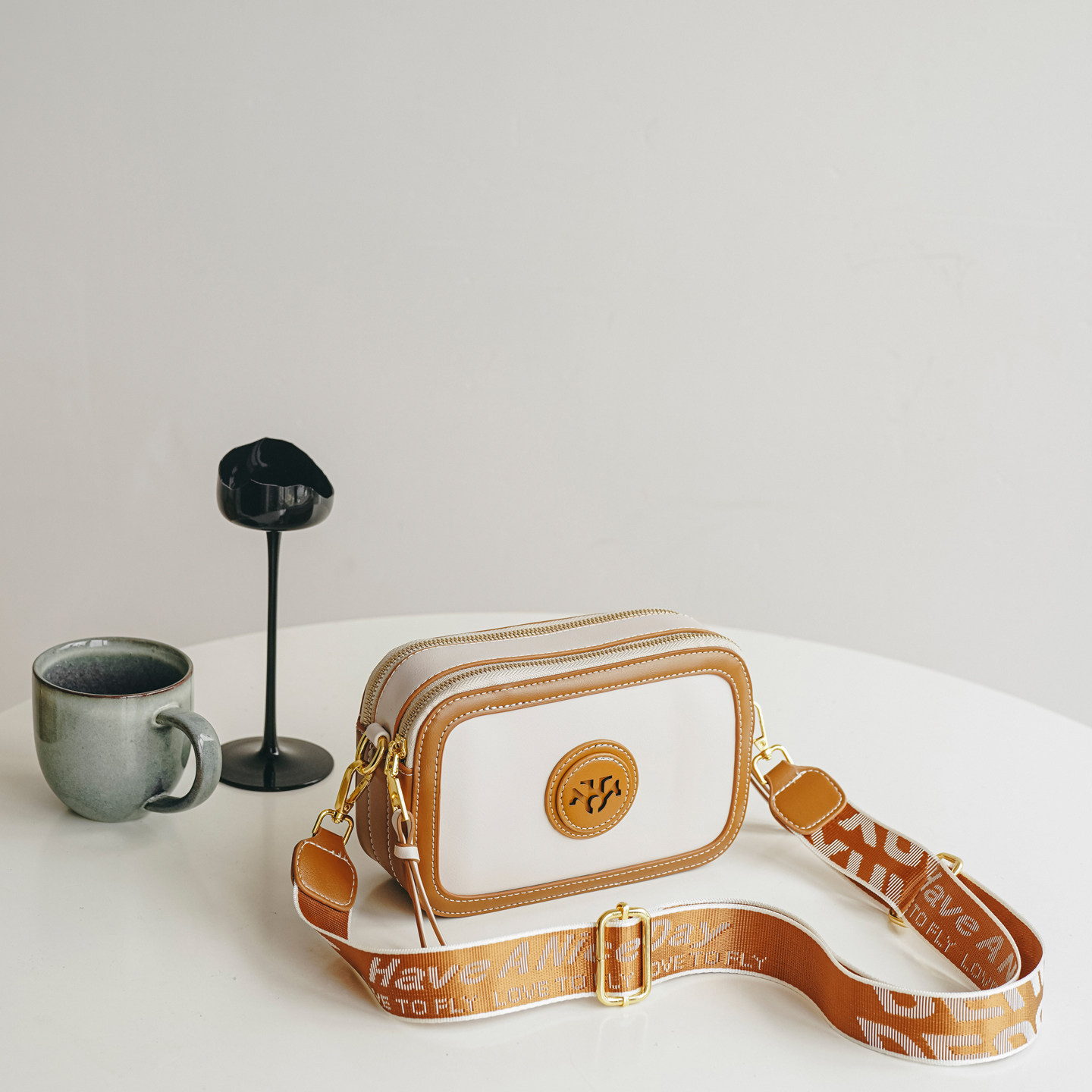 小众设计包包女2025新款高级感撞色小方包大容量宽肩带单肩斜挎包,淘宝优惠券,粉丝福利购,淘宝优惠卷