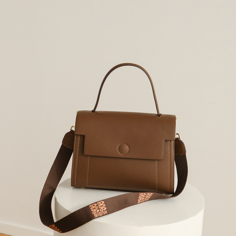 高级感包包女2025新款简约大容量手提包百搭宽肩带单肩斜挎小方包,淘宝优惠券,粉丝福利购,淘宝优惠卷