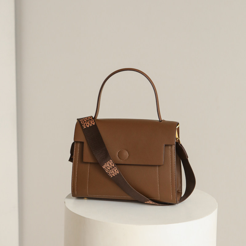 高级感包包女2025新款简约大容量手提包百搭宽肩带单肩斜挎小方包,淘宝优惠券,粉丝福利购,淘宝优惠卷