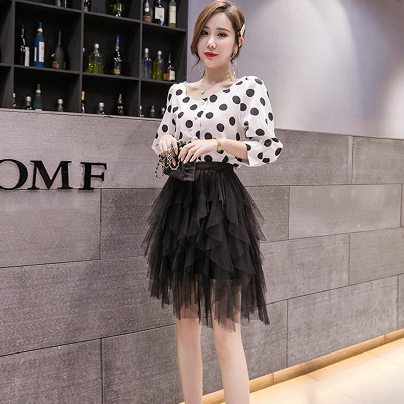 依蔓服饰夏季新款女装韩版网纱蓬蓬裙半身短裙不规则百褶仙女裙0