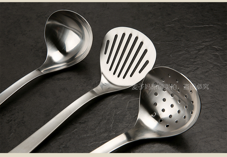 日本进口柳宗理18-8不锈钢厨房用具锅铲汤勺漏勺搅拌铲叉口勺-图1