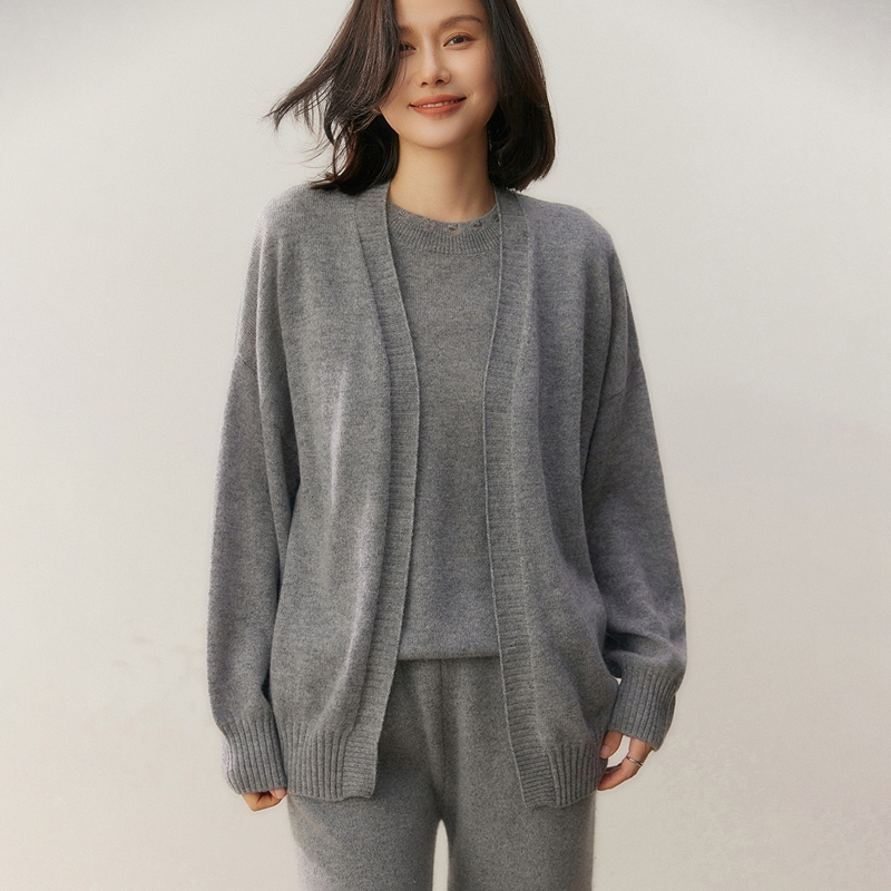 V领纯色高端山羊绒开衫女25秋冬新款长袖针织毛衣宽松外套羊毛衫 - 图2