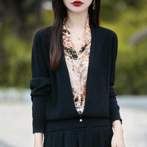 春秋V领精纺羊毛开衫女假两件水墨画拼色桑蚕丝外套宽松百搭上衣 - 图2