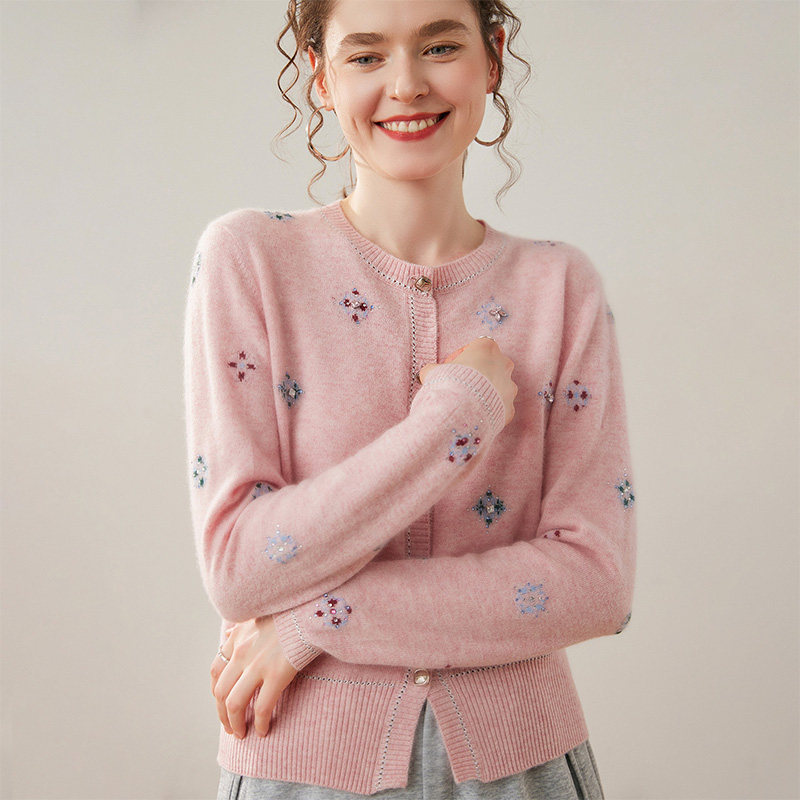 秋冬圆领山羊绒开衫女小香风拼色钉珠毛衣宽松镶钻外套羊毛衫上衣,淘宝优惠券,粉丝福利购,淘宝优惠卷