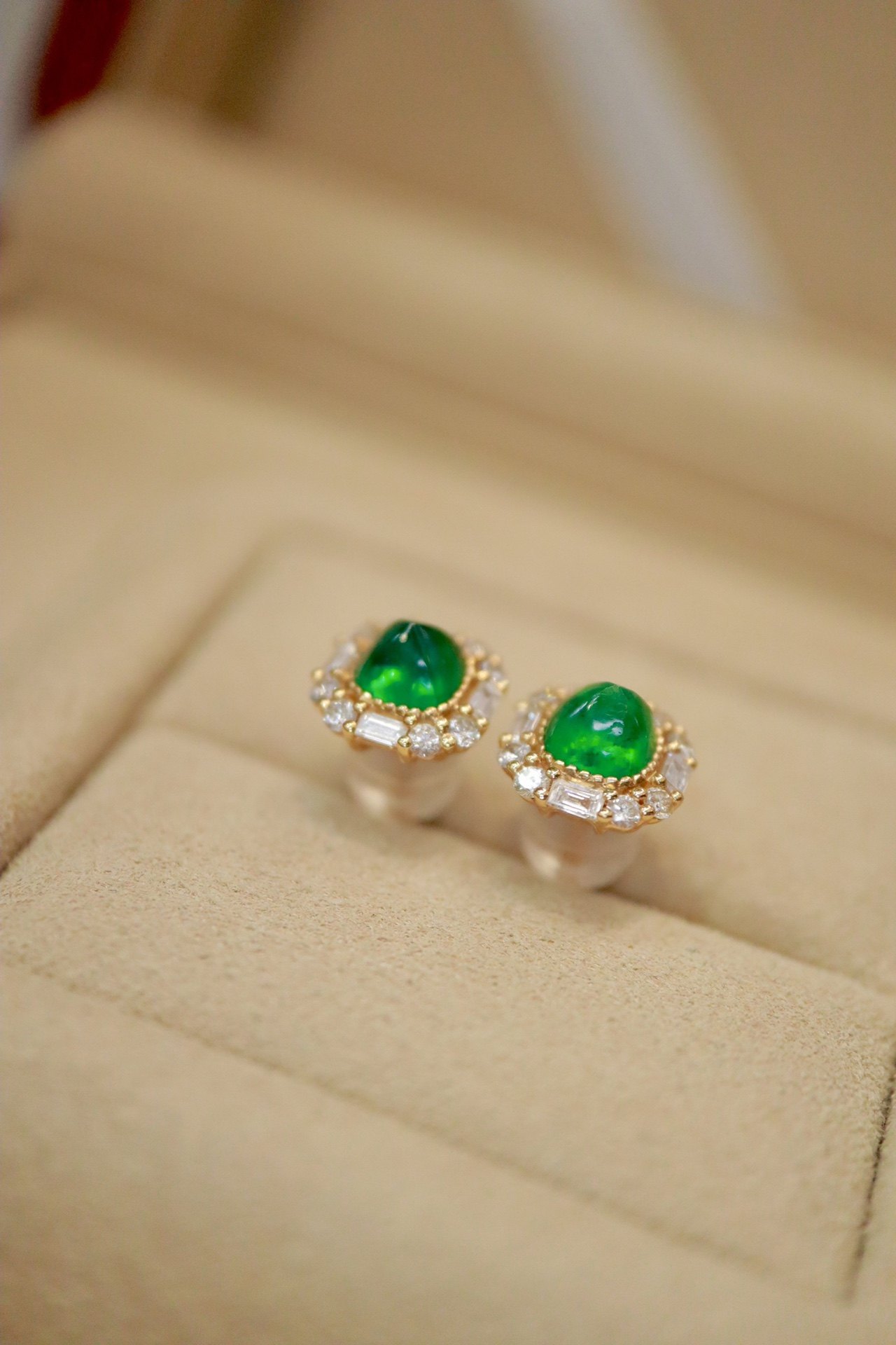 18k天然祖母绿耳钉 木佐绿色，主石1.25克拉 钻石0.40克拉,淘宝优惠券,粉丝福利购,淘宝优惠卷