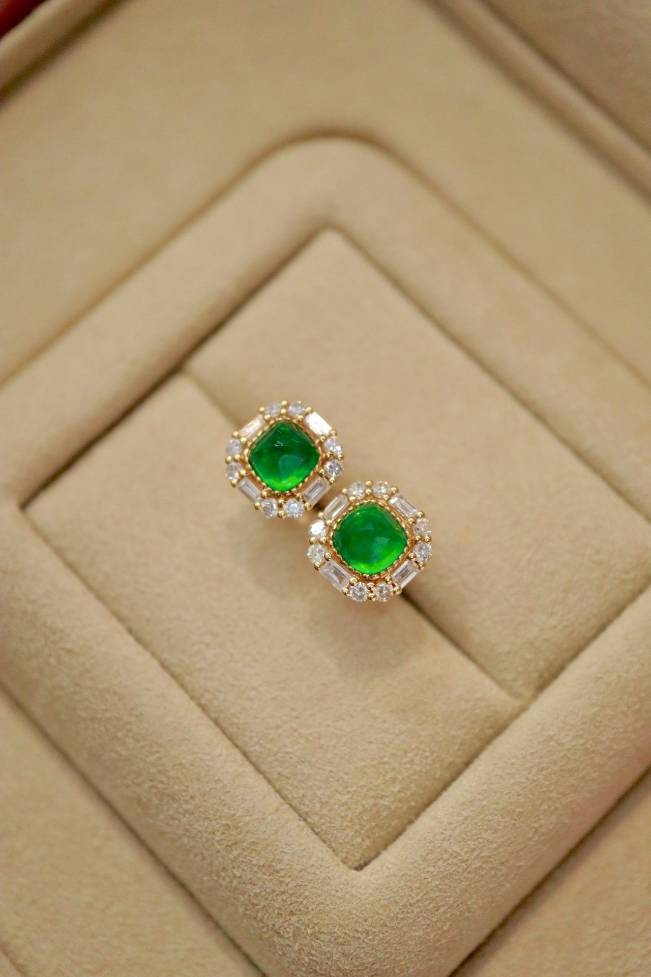 18k天然祖母绿耳钉 木佐绿色，主石1.25克拉 钻石0.40克拉,淘宝优惠券,粉丝福利购,淘宝优惠卷