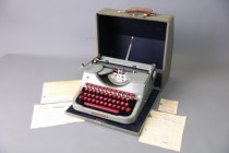 1954 German Mercedes Mercedes antique pure machinery old typewriter normal use can be typed