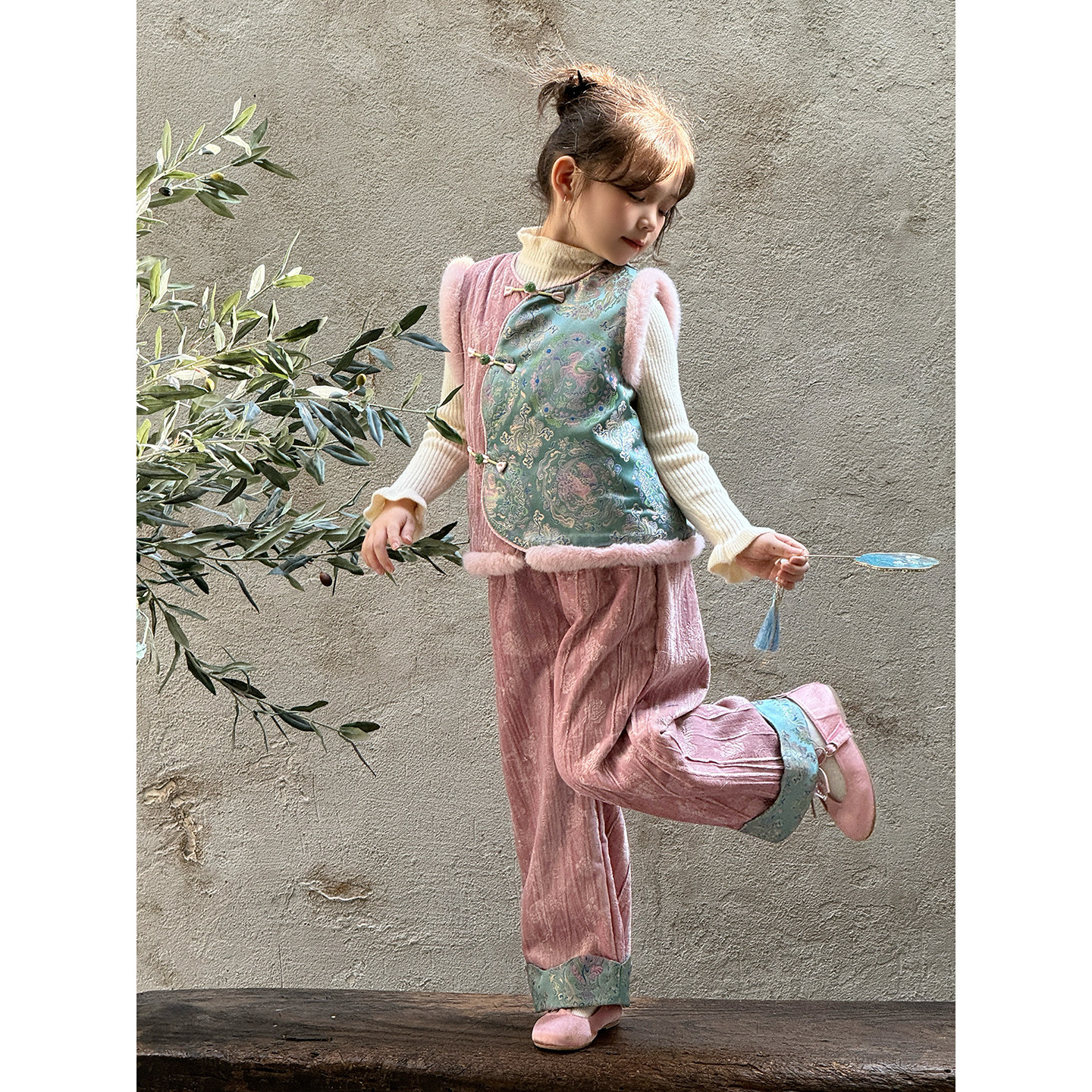 女童旗袍冬季新款儿童新中式唐装拜年服洋气夹棉马甲加绒裤子套装,淘宝优惠券,粉丝福利购,淘宝优惠卷