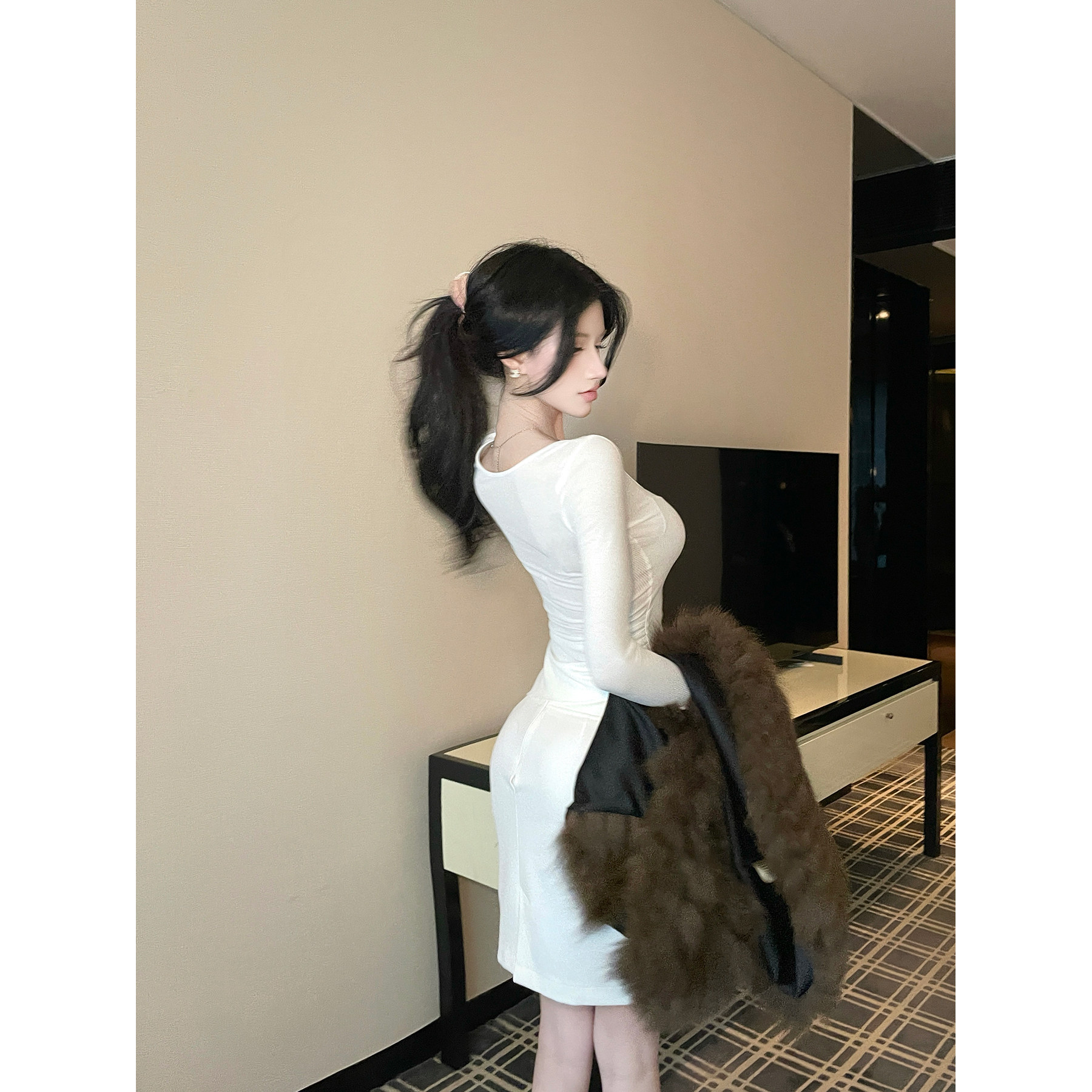 【现货】灰尘邓邓 辣妹穿搭套装女秋冬针织长袖T恤上衣半裙两件套,淘宝优惠券,粉丝福利购,淘宝优惠卷