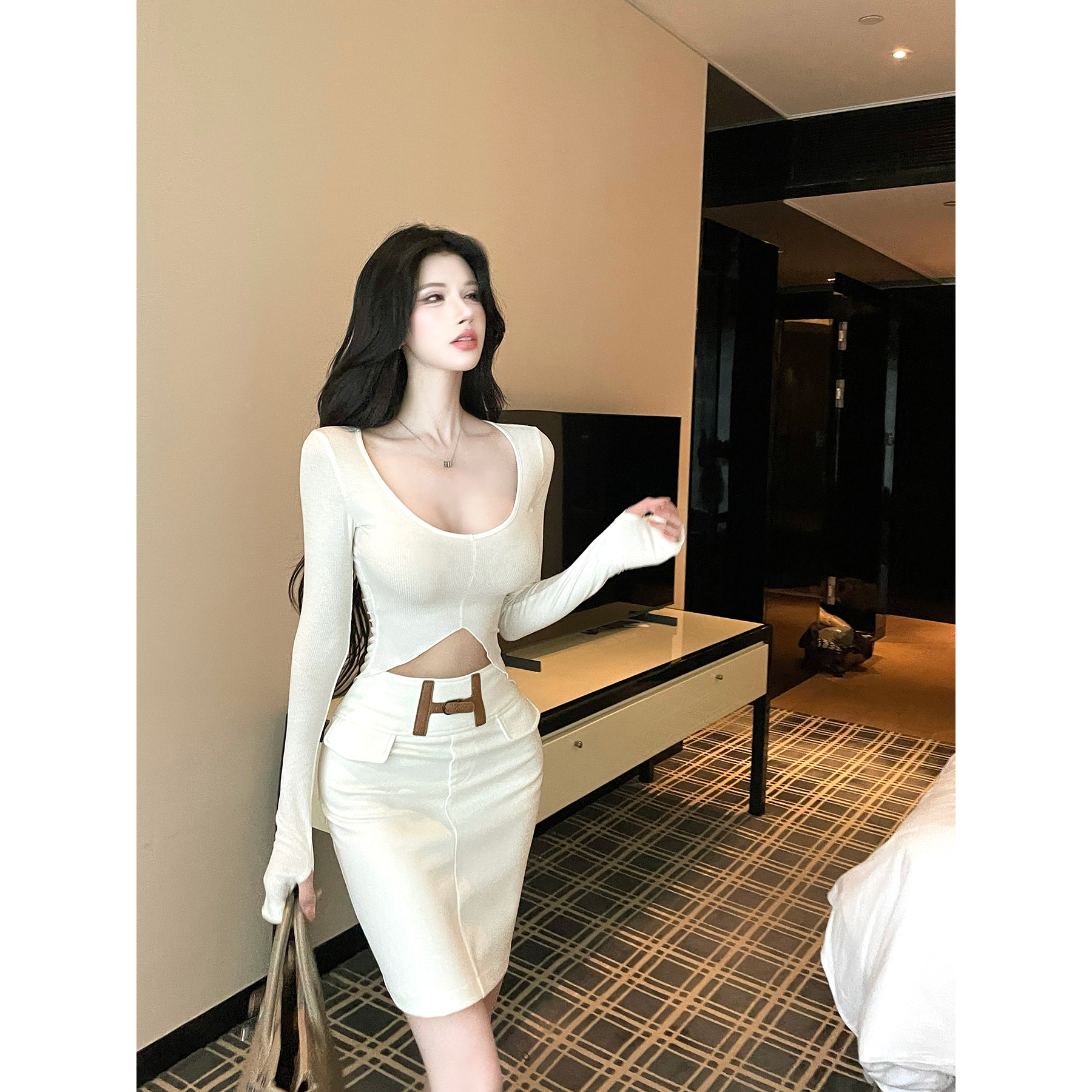 【现货】灰尘邓邓 辣妹穿搭套装女秋冬针织长袖T恤上衣半裙两件套,淘宝优惠券,粉丝福利购,淘宝优惠卷