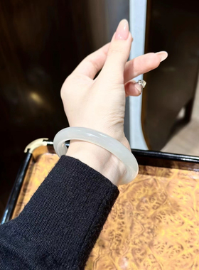 和田玉镯白冰荔枝肉冰透润度很好送姐妹无暇老坑料子泥鳅背手镯