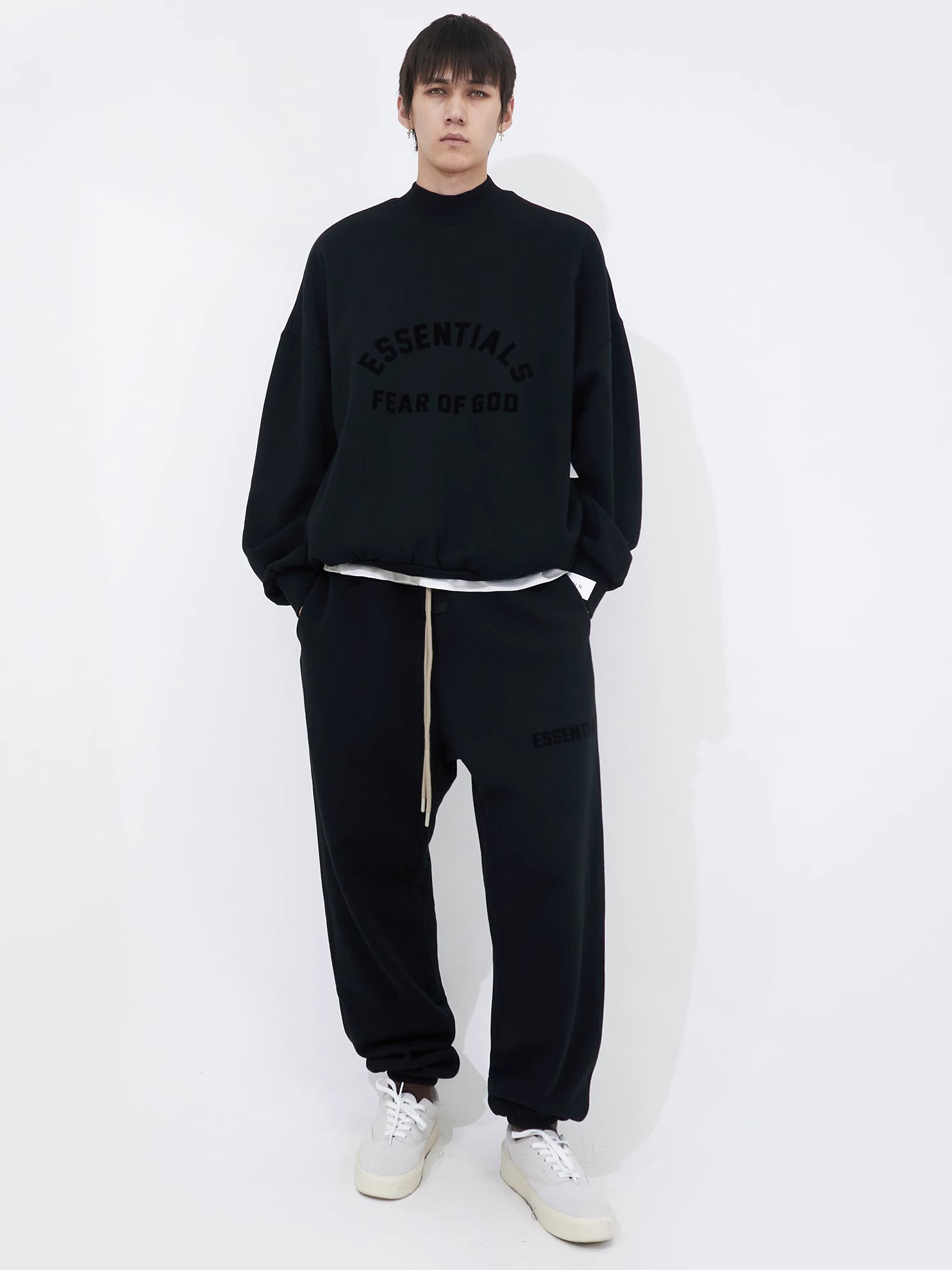 Fear Of God Essentials 23ss 春季男款fog抽绳运动卫裤束脚长裤 - 图1