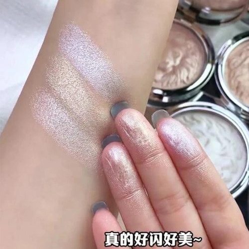 【化妆师推荐】新款狮子头生姜高光修容盘提亮鼻头细闪塑颜修容盘 - 图1