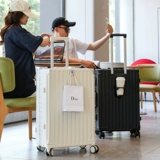 Трендовый прочный универсальный вместительный и большой чемодан на колесиках