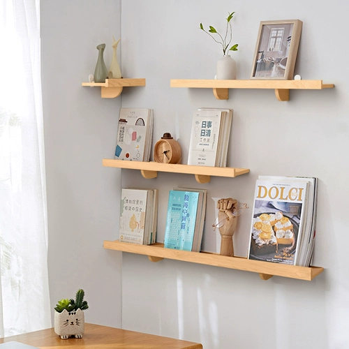 Бесплатная удара с твердым деревянной стеной, стена на полке -гостиная