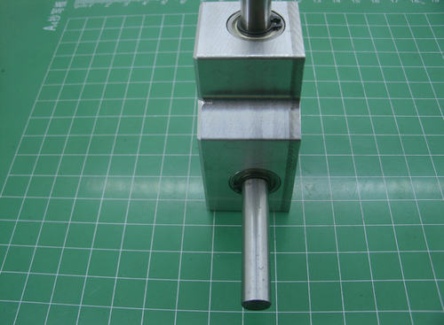 90度换向转角器螺旋伞齿轮箱小型减速比1:1双输出轴8MM减速机总成 - 图2