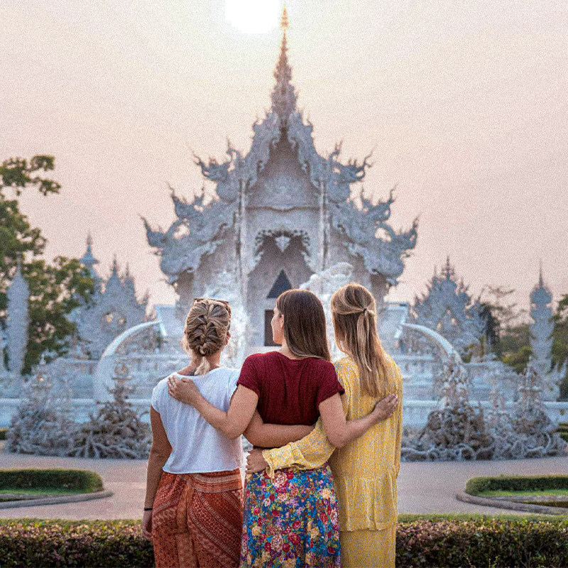 【清迈包车游】泰国清迈清莱一日黑白庙蓝庙中文旅游粘粘瀑布接送 - 图0