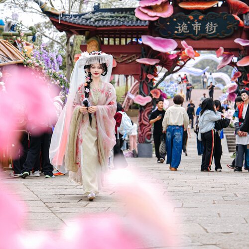[横店影视城-一日票(5大园区)]含梦幻谷、清明上河图5大园区，一日有效，暑期有暴雨山洪 - 图2