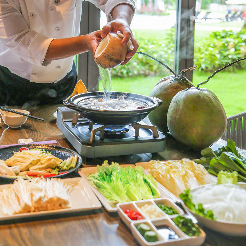 【假日美食】三亚湾假日度假酒店海南特色双人椰子鸡/糟粕醋套餐,淘宝优惠券,粉丝福利购,淘宝优惠卷