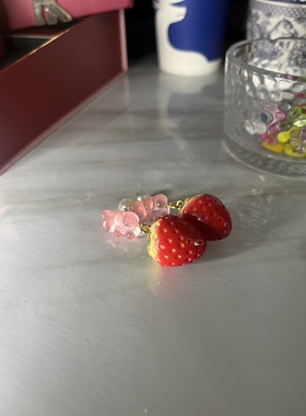 丹东大草莓耳饰一口吃掉小熊软糖草莓耳环925银针少女无耳洞耳夹