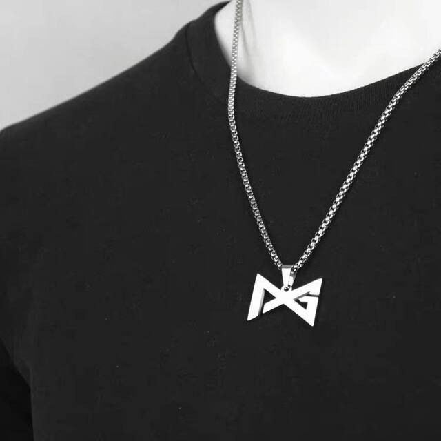 Basketball superstar PG Paul George Logo necklace men's and women's titanium steel pendant trendy men's personalized accessories