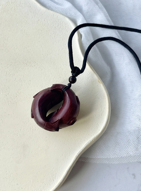 小叶紫檀手工雕刻吊坠