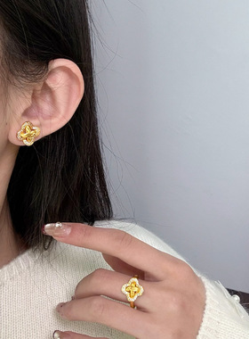 法式复古精致拉丝四叶草项链简约高级感时尚轻奢气质百搭锁骨