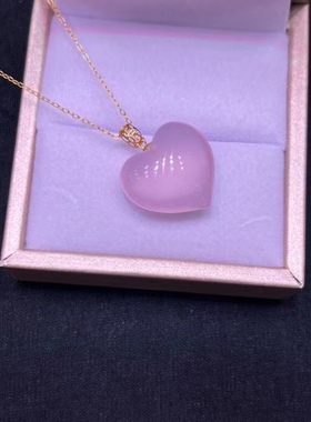 天然粉晶爱心吊坠，颜色粉嫩水润 18k镶嵌，20.18.9mm，重4.22克