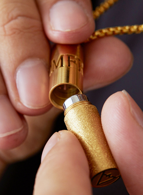 ROADLATIVE香水瓶吊坠钛钢项链