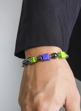 生活需要色彩，调色画笔在手中。