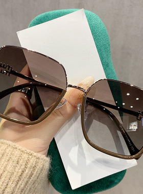 复古大框防紫外线显脸小墨镜女