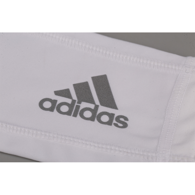 小李子:专柜正品ADIDAS/阿迪达斯 足球运动训练护肘护具男FM0205 - 图0