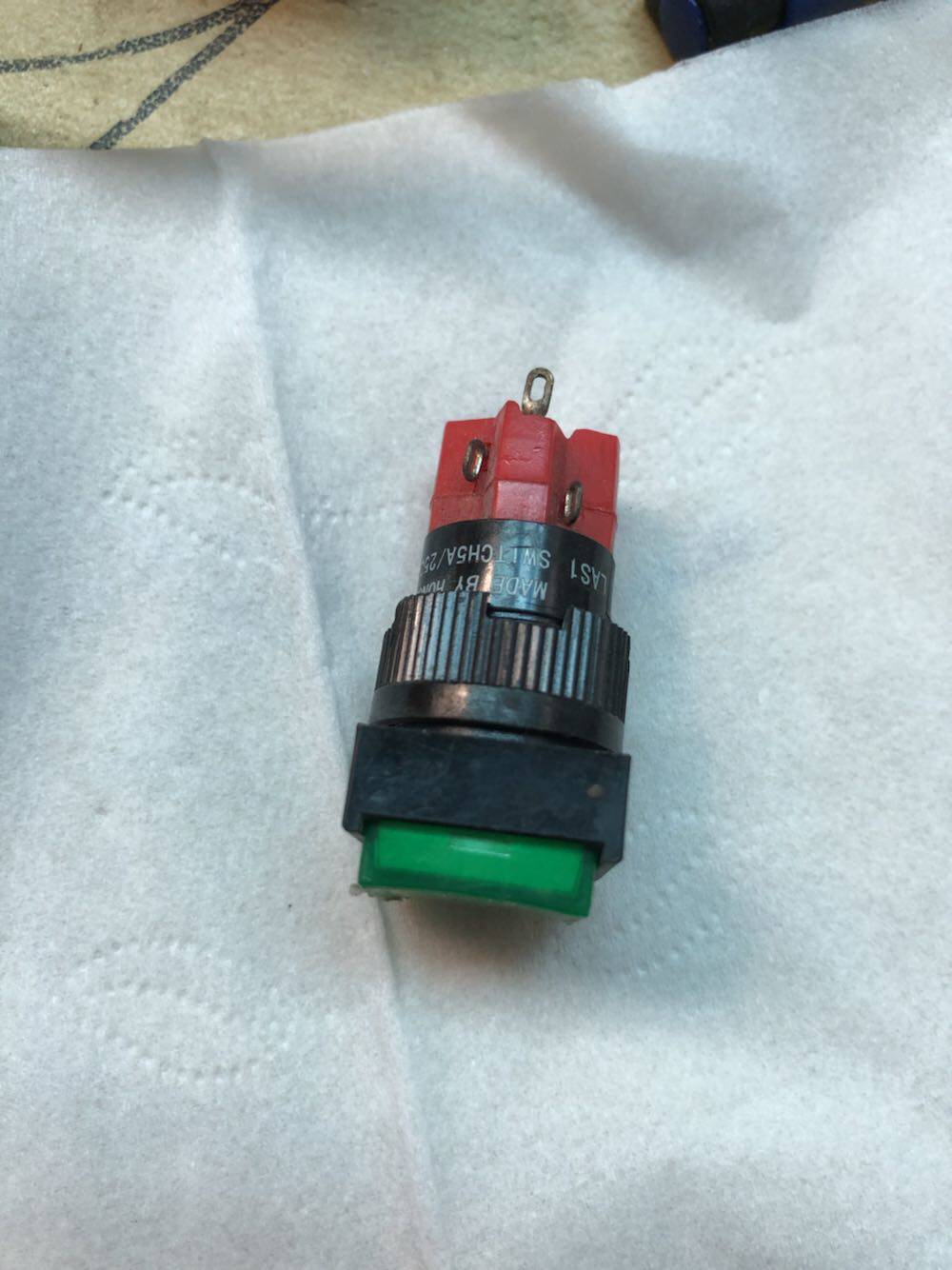 按钮LAS1 红色底座按钮 圆形正方形长方形6脚10脚带灯 开孔16mm - 图0