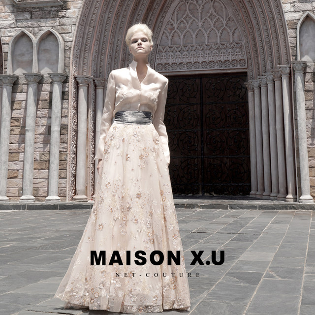 ສິ້ນສູງ MAISONX.U ຝຣັ່ງແອວສູງທີ່ມີ hem ຂະຫນາດໃຫຍ່